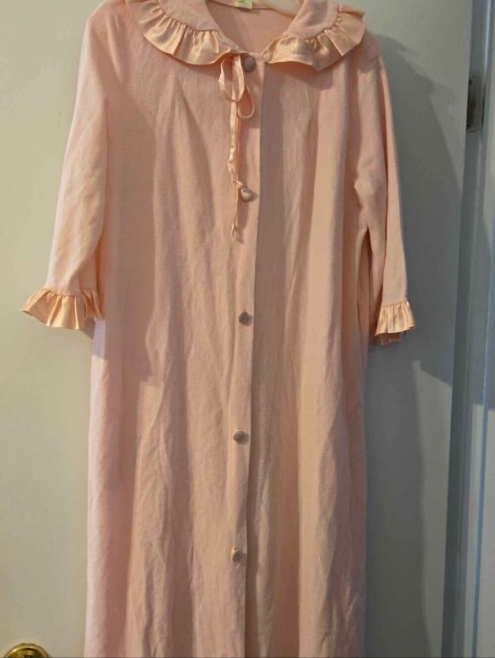 Vintage Pink Ruffled Collar Button-Front Housecoat